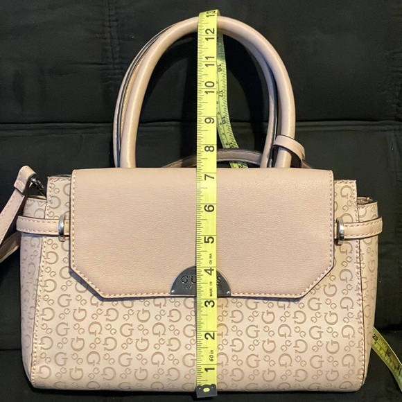 EUC Guess crossbody bag - Picture 14 of 15